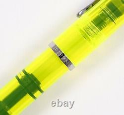Pelikan Classic M205 DUO Yellow Highlighter Fountain Pen Set model 2021