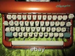 Rare Model Typewriter Olympia SM5 in bronze ITALIC PICA livery Working Perfect